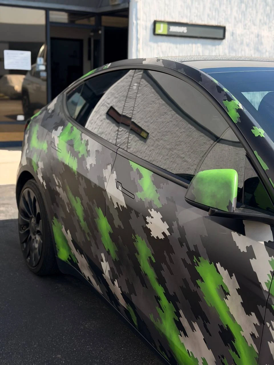 TESLA — CUSTOM CAMOUFLAGE, photo 5